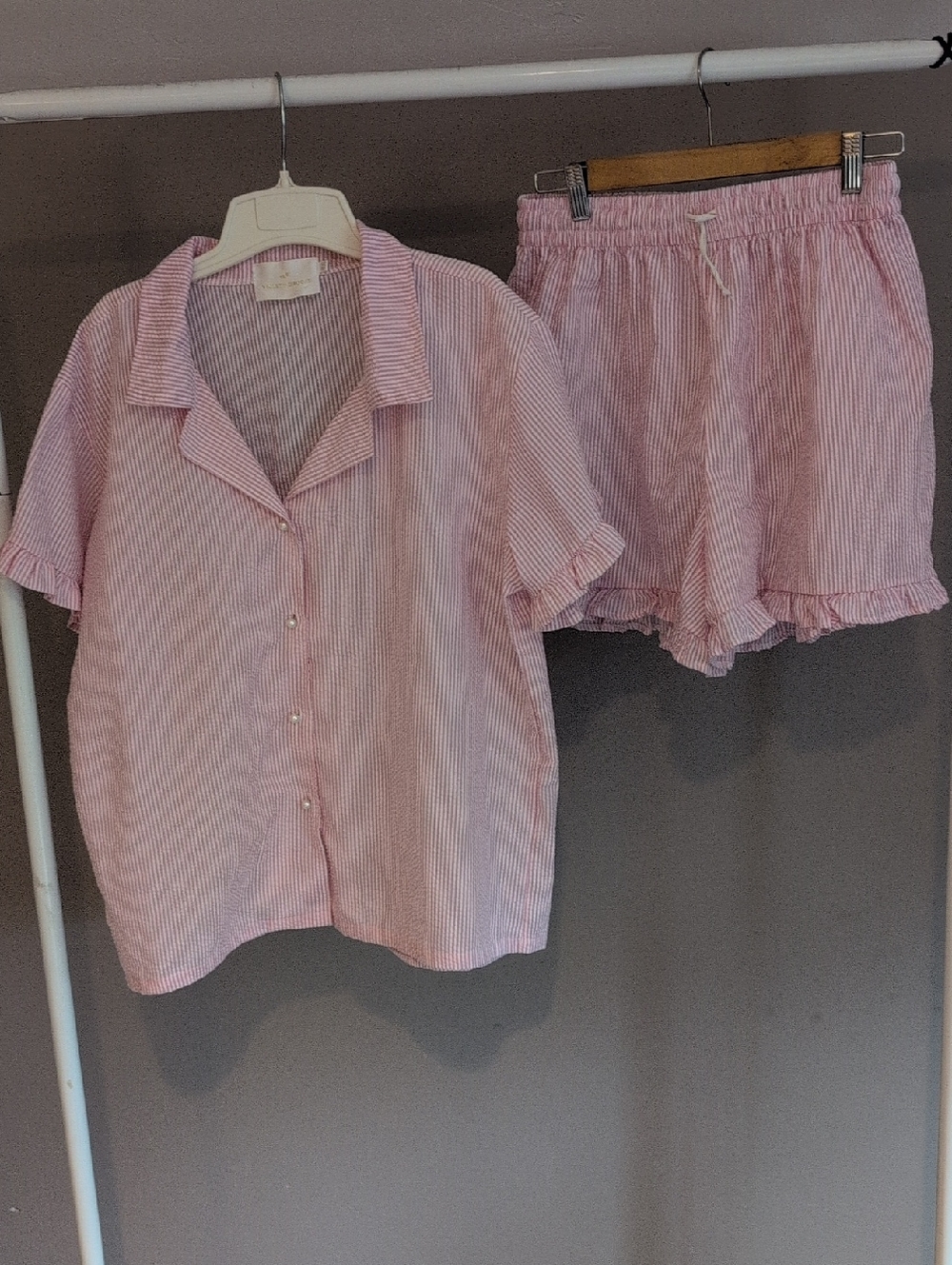 Violet & Brooks Pink Striped Seersucker Two-piece Pajama Set